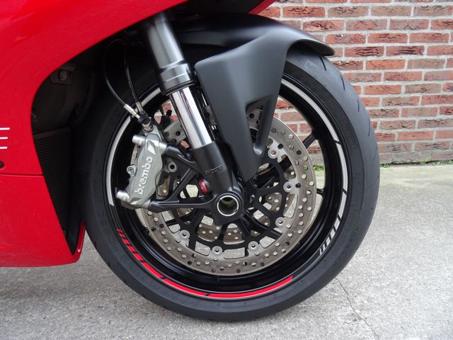 ducati - panigale-v2