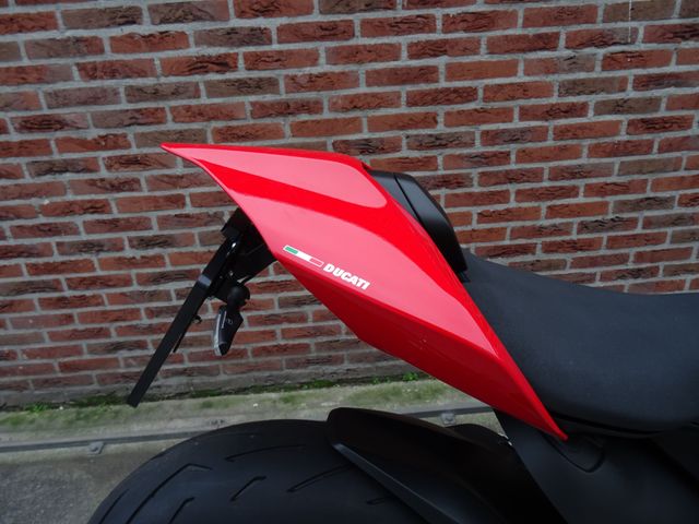 ducati - panigale-v2