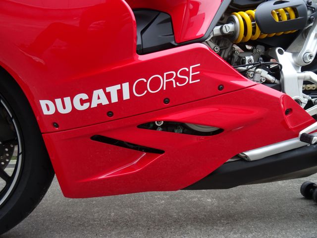 ducati - panigale-v2
