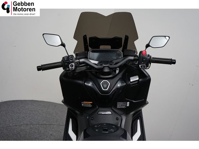 yamaha - tmax-tech-max-560