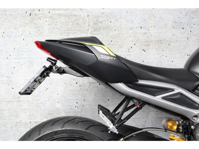 triumph - street-triple-rs