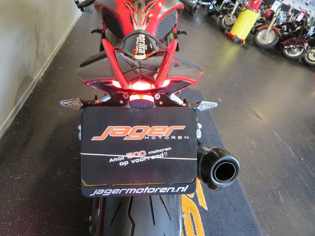 aprilia - rsv-4-r