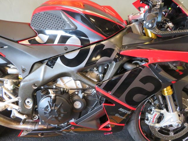 aprilia - rsv-4-r