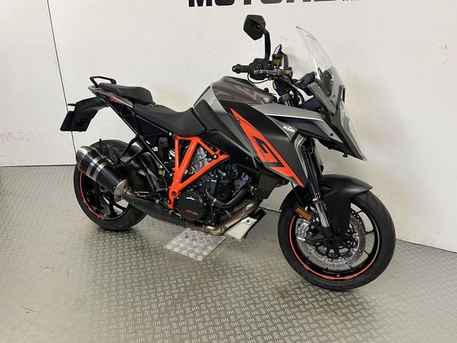 ktm - 1290-super-duke-gt