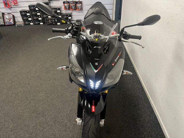 aprilia - tuono-v4