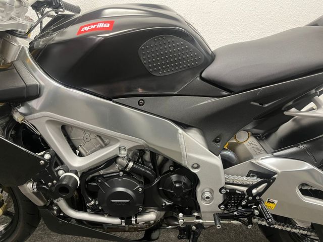 aprilia - tuono-v4