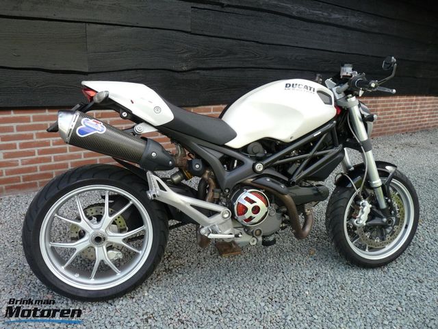 ducati - m-1100