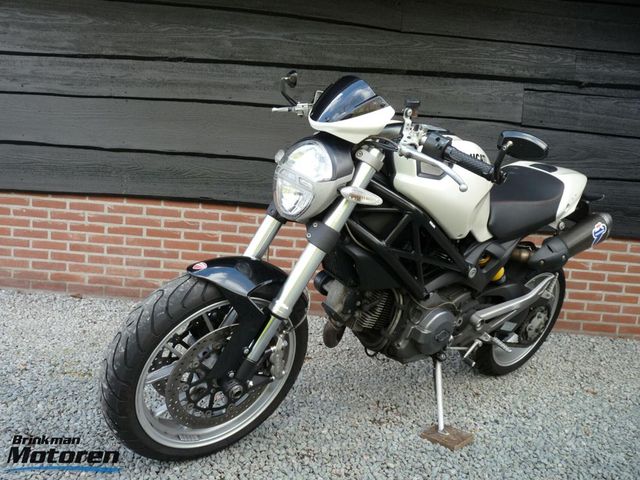ducati - m-1100