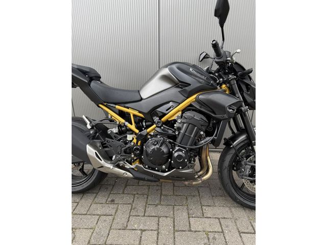 kawasaki - z900