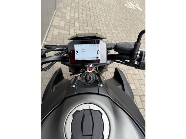 kawasaki - z900
