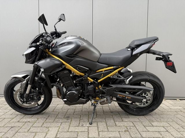 kawasaki - z900