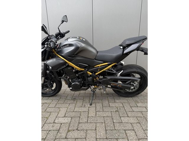 kawasaki - z900