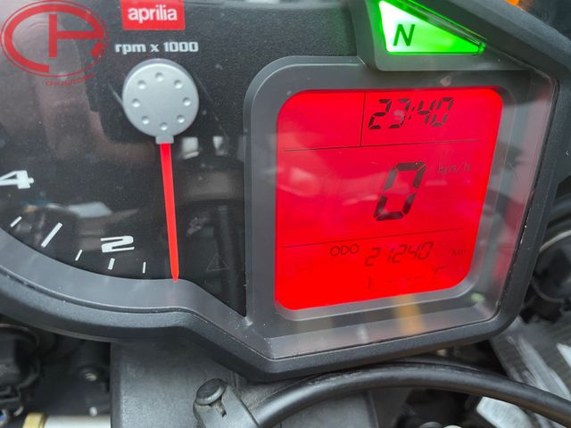 aprilia - rsv-1000-r-factory