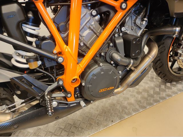 ktm - 1290-super-duke-gt