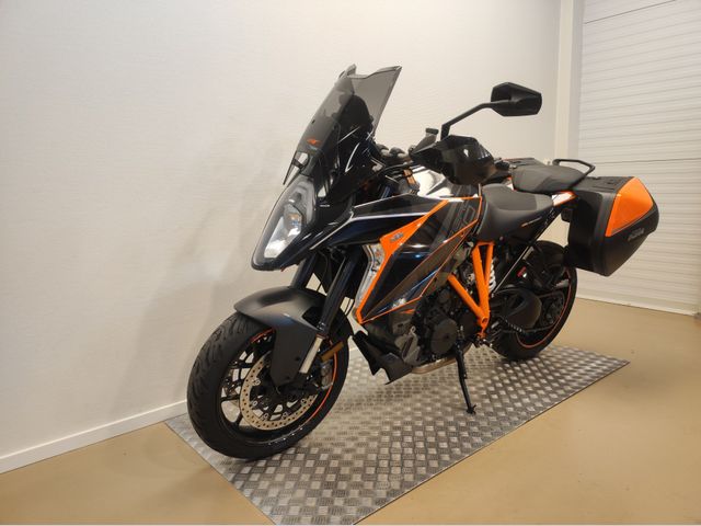 ktm - 1290-super-duke-gt