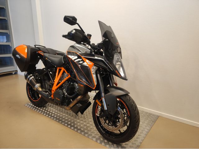 ktm - 1290-super-duke-gt