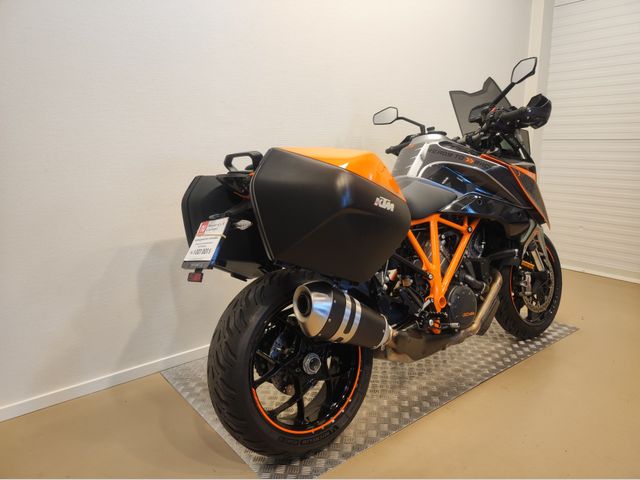 ktm - 1290-super-duke-gt