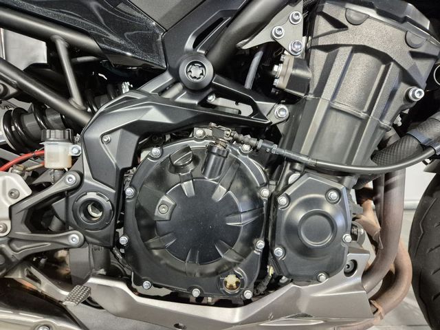 kawasaki - z900
