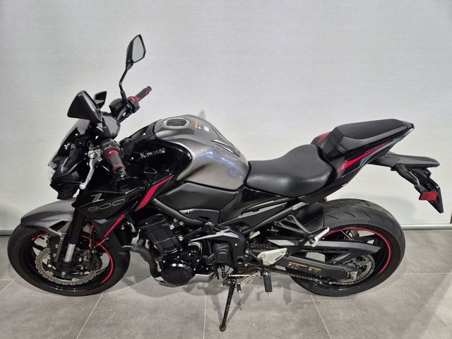 kawasaki - z900