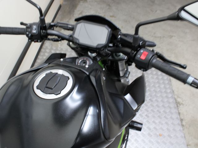 kawasaki - z900