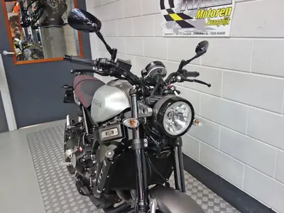 YAMAHA XSR 900 – foto 4