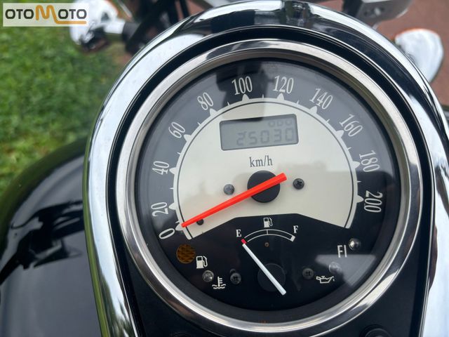 kawasaki - vn-900-classic