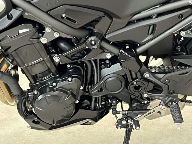 kawasaki - z900