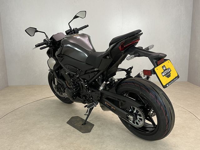 kawasaki - z900