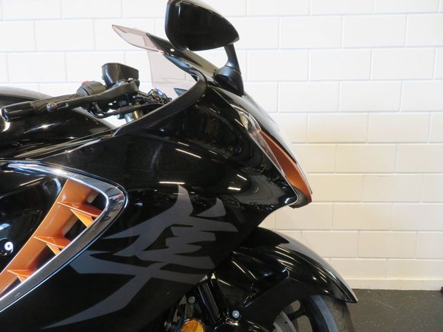 suzuki - gsx-r-1300-hayabusa
