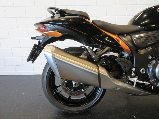 suzuki - gsx-r-1300-hayabusa