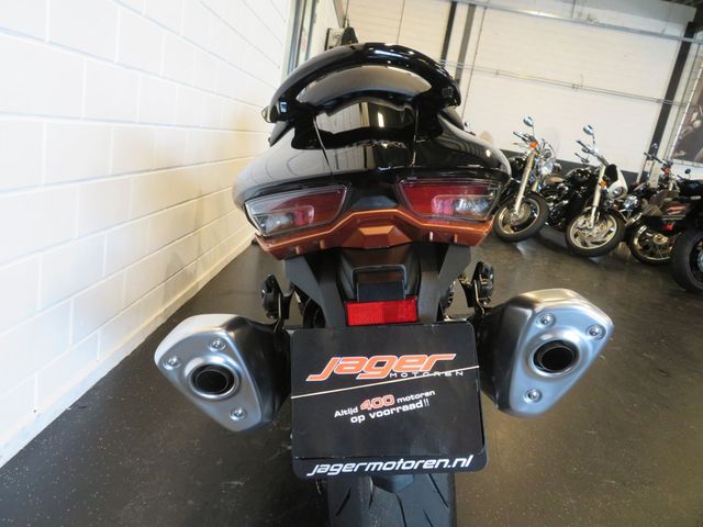 suzuki - gsx-r-1300-hayabusa