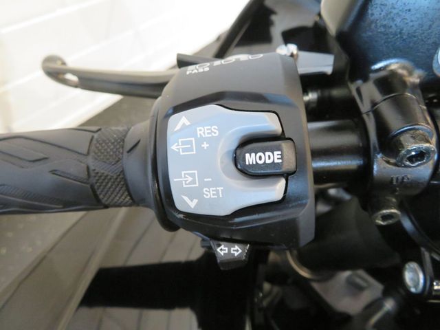 suzuki - gsx-r-1300-hayabusa