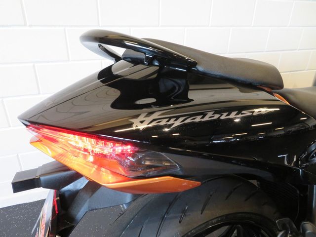 suzuki - gsx-r-1300-hayabusa