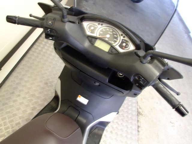 yamaha - x-max-250