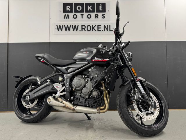 triumph - trident-660