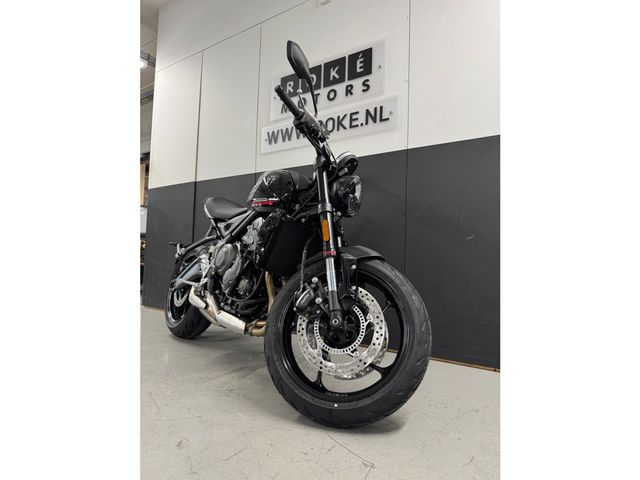 triumph - trident-660