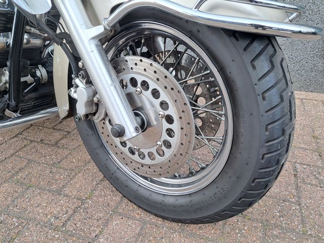 yamaha - xvs-1100-a-dragstar-classic
