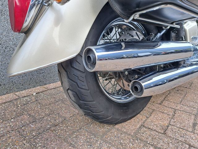 yamaha - xvs-1100-a-dragstar-classic