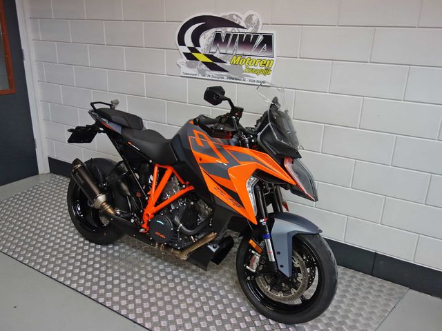 ktm - 1290-super-duke-gt