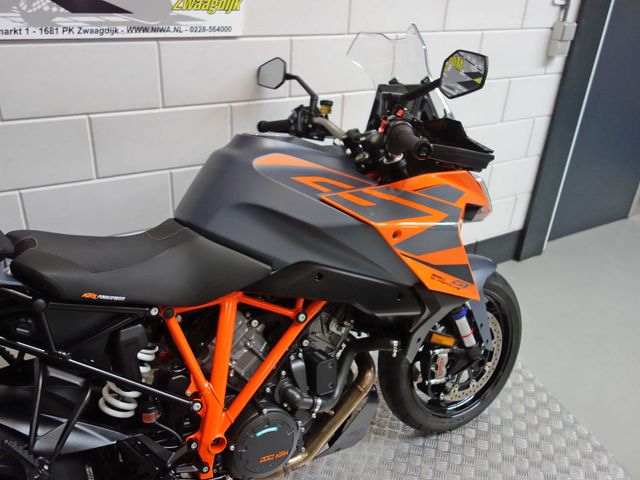 ktm - 1290-super-duke-gt