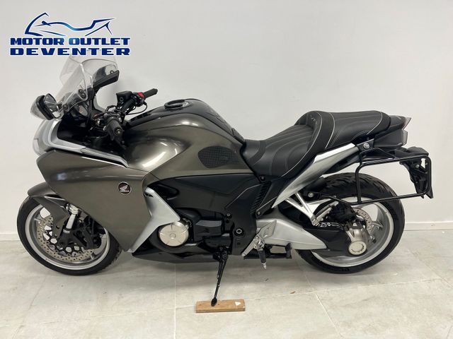 honda - vfr-1200-f-dct-c-abs