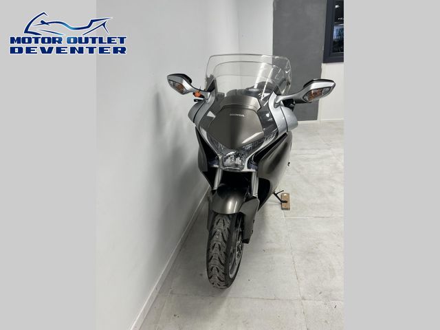 honda - vfr-1200-f-dct-c-abs