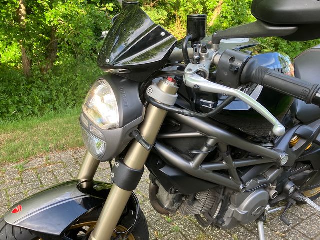 ducati - m-1100-evo