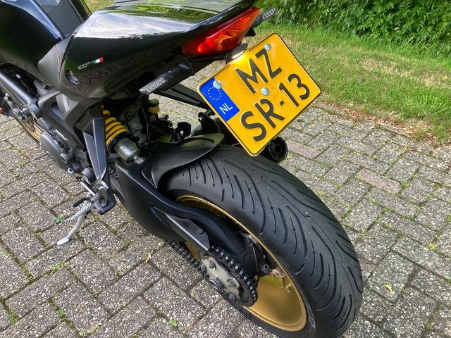 ducati - m-1100-evo