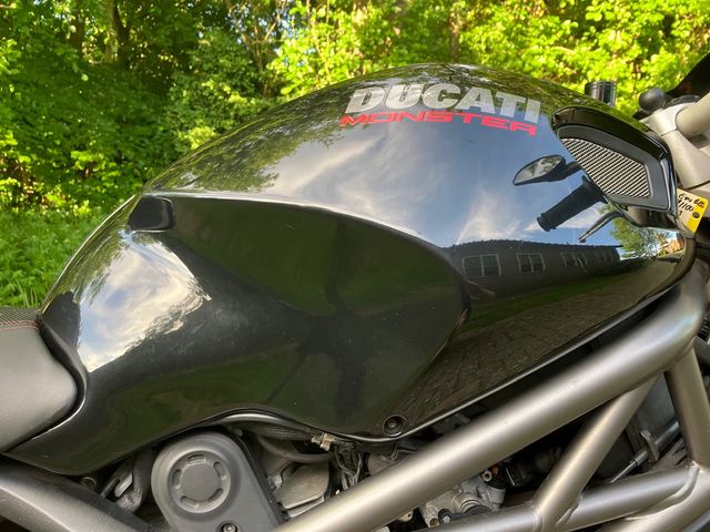 ducati - m-1100-evo