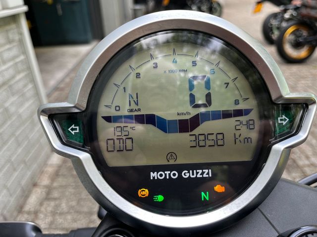 moto-guzzi - v-7