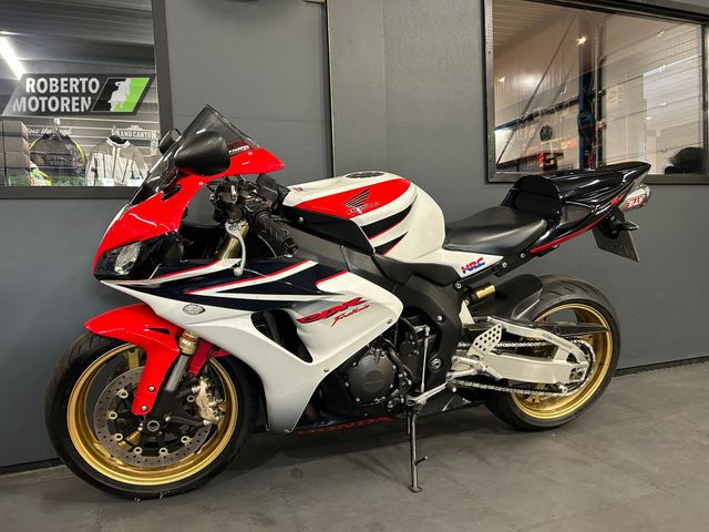 honda - cbr-1000-rr-fireblade