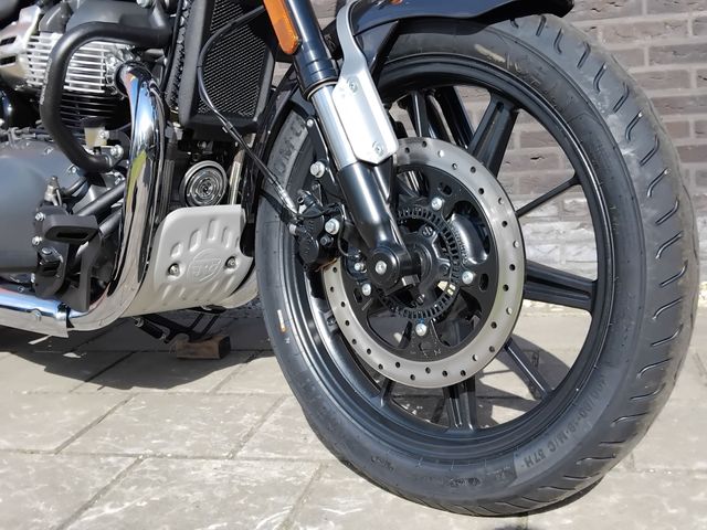royal-enfield - super-meteor-650