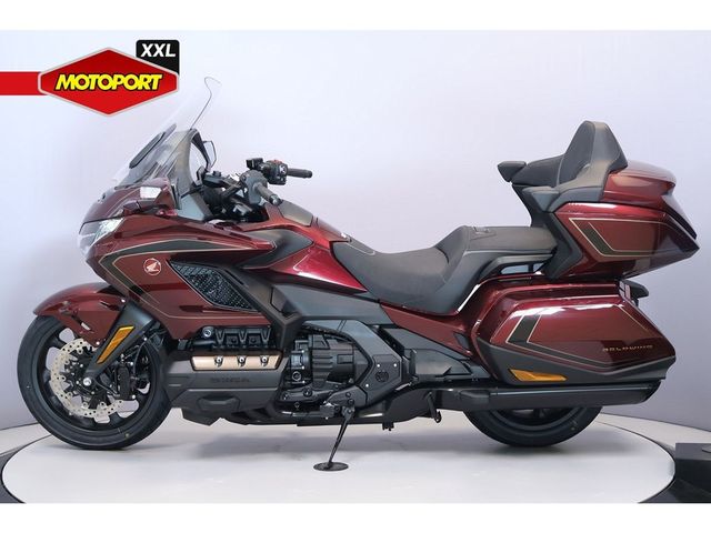 honda - gl-1800-goldwing-touring-deluxe