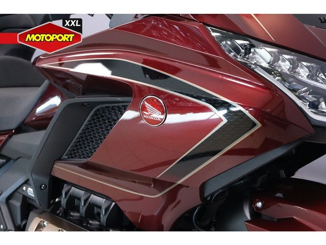 honda - gl-1800-goldwing-touring-deluxe